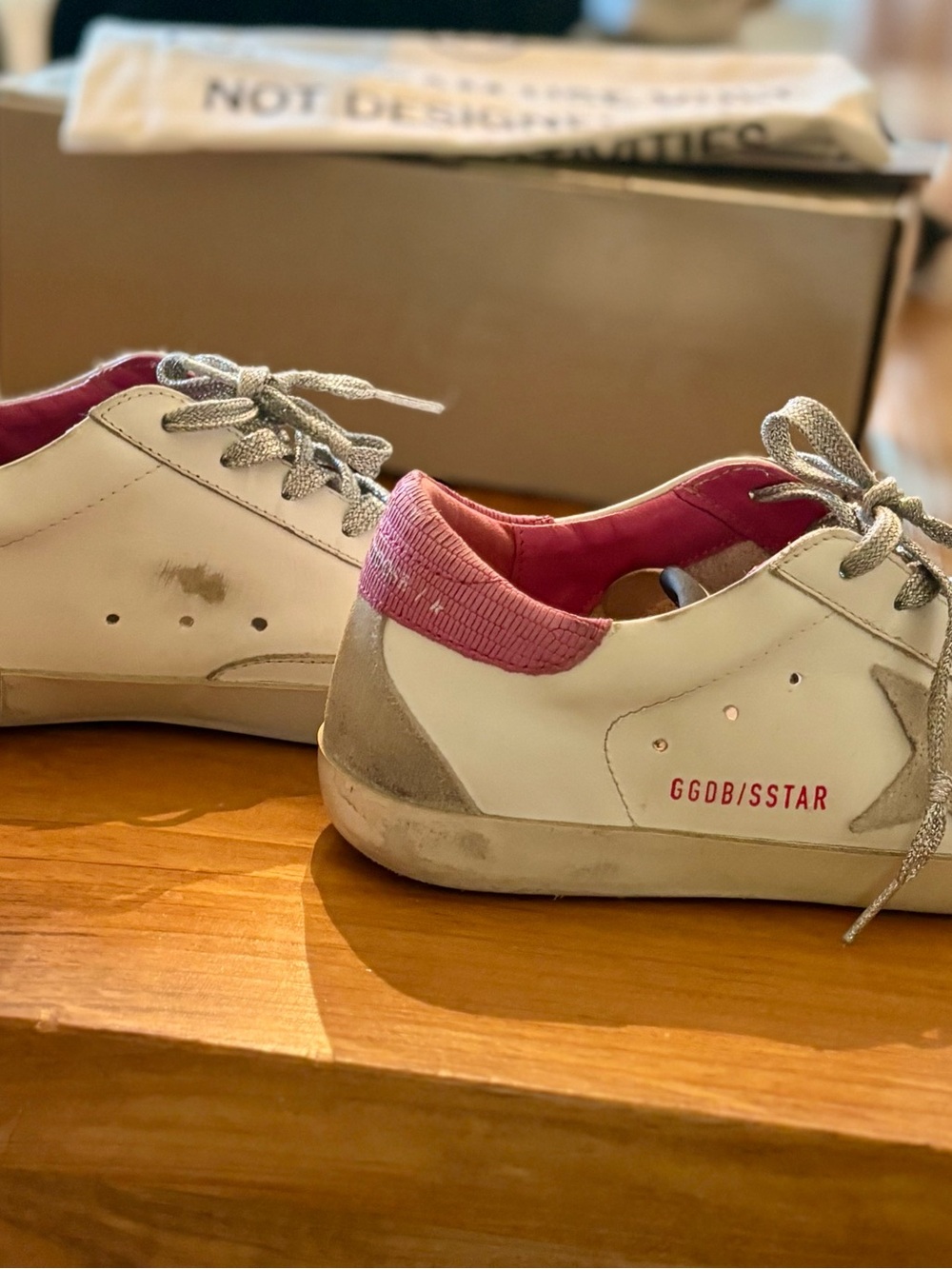 Golden Goose Superstar White Sneakers with Pink Lizard Lining and leather Star - Picture 4 of 10